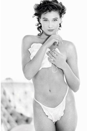 John Bishop lança, nesta sexta-feira, uma mostra dos principais trabalhos dele nos últimos anos.