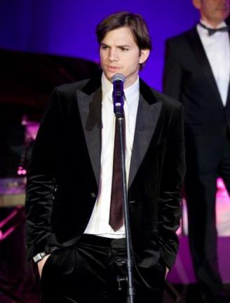 O @aplusk deu um belo troco no TMZ. Já viu o vídeo?