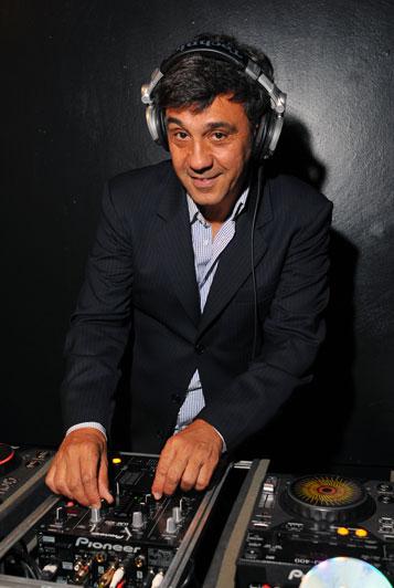 E o aniversário de Marcelo Faisal vai ser dos mais animados, torcida pé quente