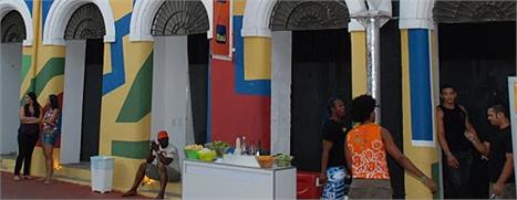 Glamurama está no primeiro Sarau do Brown do ano, lá em Salvador. Quem também está por lá é a @robertasa_