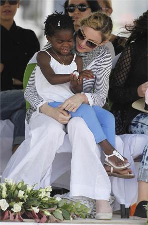 Parece que Madonna se encrencou mais uma vez. Vem com a gente, que você já entende o motivo! Babado…