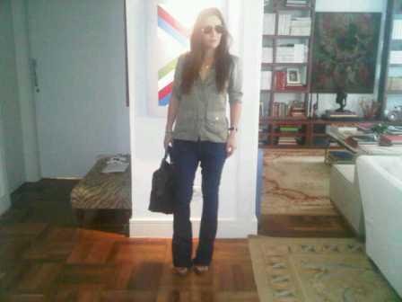 Lilly Sarti e seu look safári