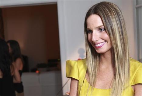 Hoje é aniversário da @mmweickert e td indica que vai ter festa surpresa!