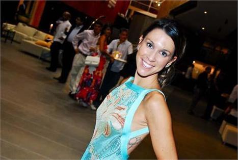 A @oliveirasarah vai comemorar o aniversário c/ amigos na semana que vem! Pela segunda vez, que fique claro!