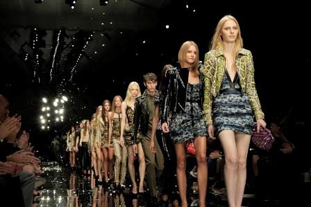 Glamurama vai mostrar o desfile da Burberry, ao vivo, direto de Londres, nesta segunda! Fique ligado…