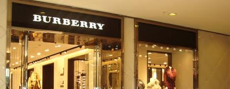 Amanhã a @burberry_brazil recebe um seleto grupo na loja lá do Iguatemi. Sabe pq?