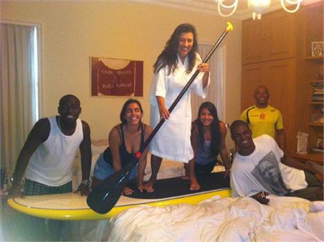 Hoje é o aniversário da @reginacase! E vai ter festa das boas!