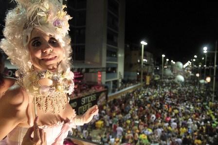 A Marisa Orth é a rainha dos Mascarados. Não sabe o que isso significa? Glamurama te conta