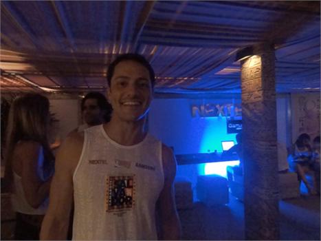 O agito está apenas começando para quem está no Camarote Salvador 2011 nesta sexta-feira de Carnaval