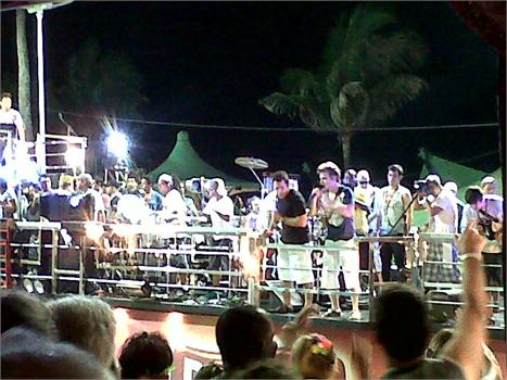 O Carnaval baiano tem espaço para tudo, e desta vez quem passa por aqui é o “Bloco Sertanejo”