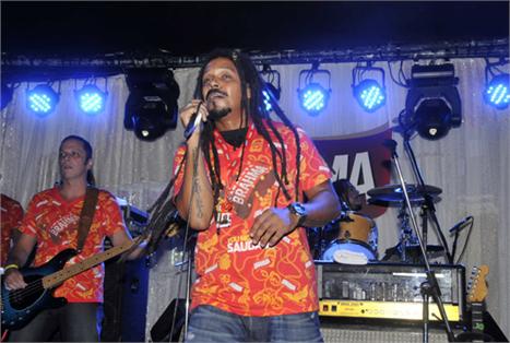 Falcão agitou a pista do Camarote Brahma!