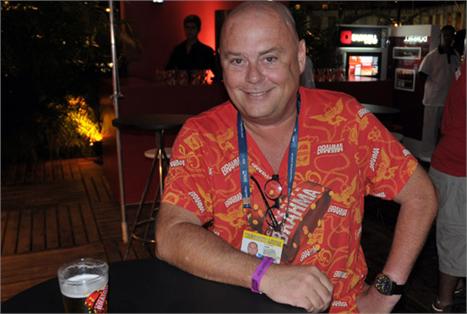 José Victor Oliva se emociona ao falar sobre o último dia do camarote da Brahma