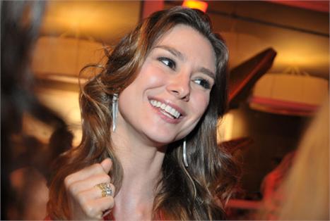 Lavínia Vlasak levou uns tapas de Paola Oliveira!