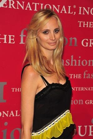 Andres e Lauren Santo Domingo deram boas-vindas ao primeiro bebê do casal,