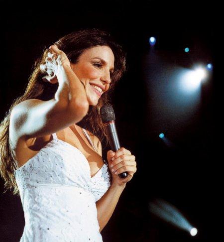 A @ivetesangalo tá suuuperansiosa pro show do Stevie Wonder no RIR. E vcs?