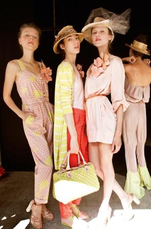 Festinha boa amanhã no shopping Iguatemi para a inauguração da nova loja da Maria Filó! @leojaime vai tocar! Eba!!