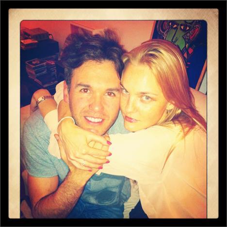 Carol Trentini and Fabio Bartelt are getting married!