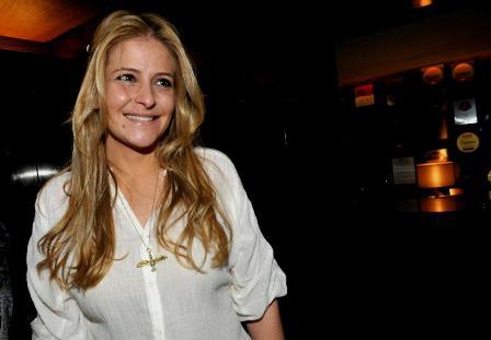 Fernanda Kujawski está preparando uma novidade das boas…. Podem esperar!