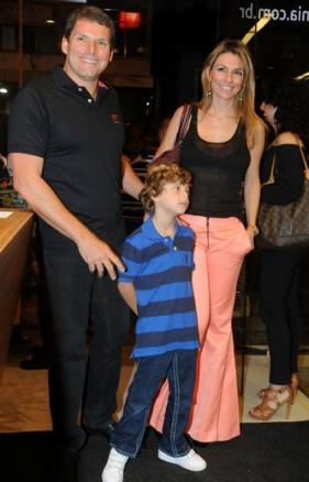 O filho do Accioly, Antônio, de seis anos, vai ser o padrinho da bebê que acabou de nascer! Fofuuuura, né?