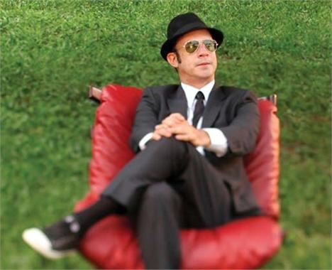 O compositor Júnior Barreto está relendo um clássico de Graciliano Ramos