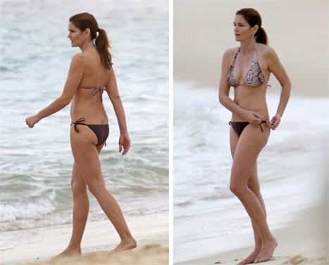 Aos 45, Cindy Crawford está mais preparada para usar biquíni que muita modelete por ai…