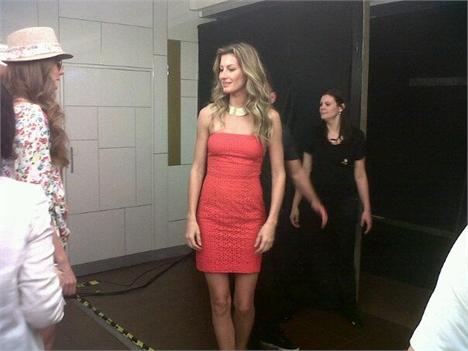 Conseguimos um clique exclusivo de Gisele Bündchen passeando pelo shopping Iguatemi!