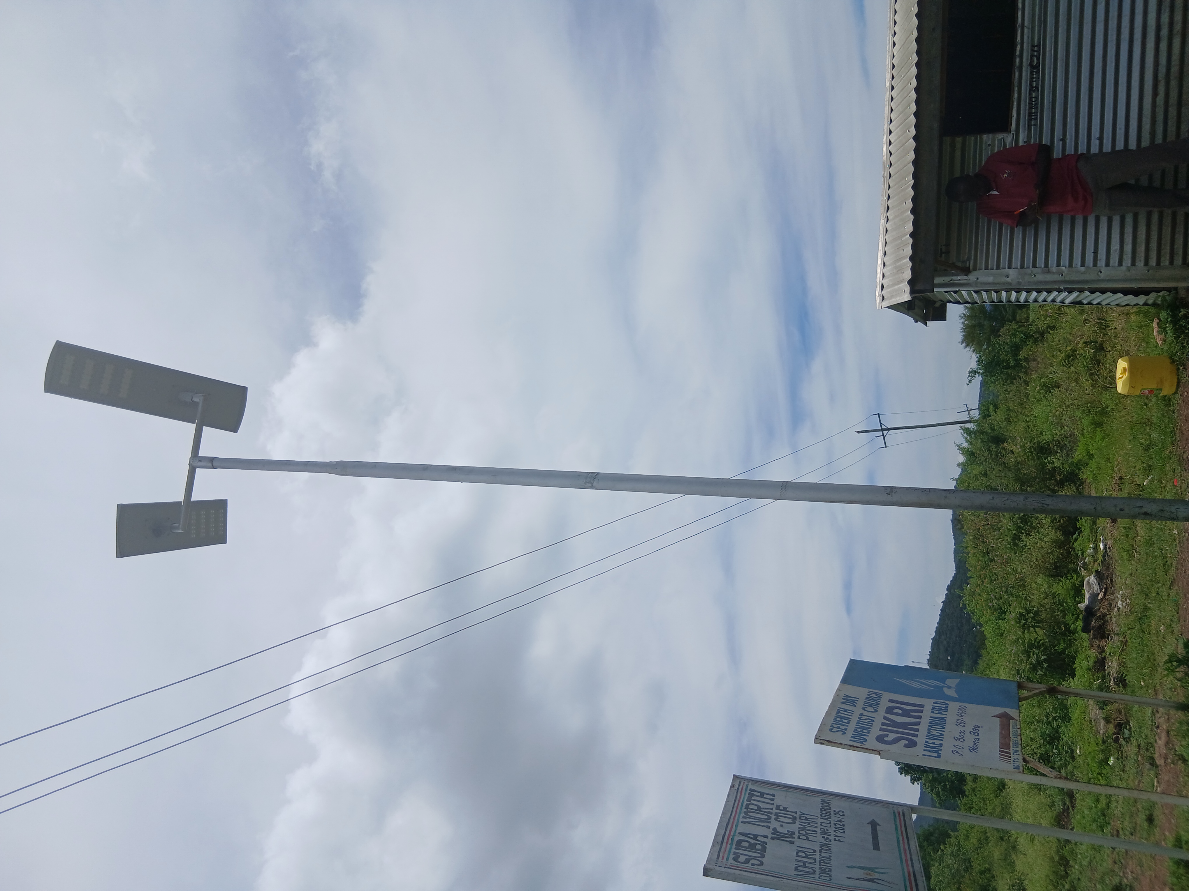 Corner T solar light