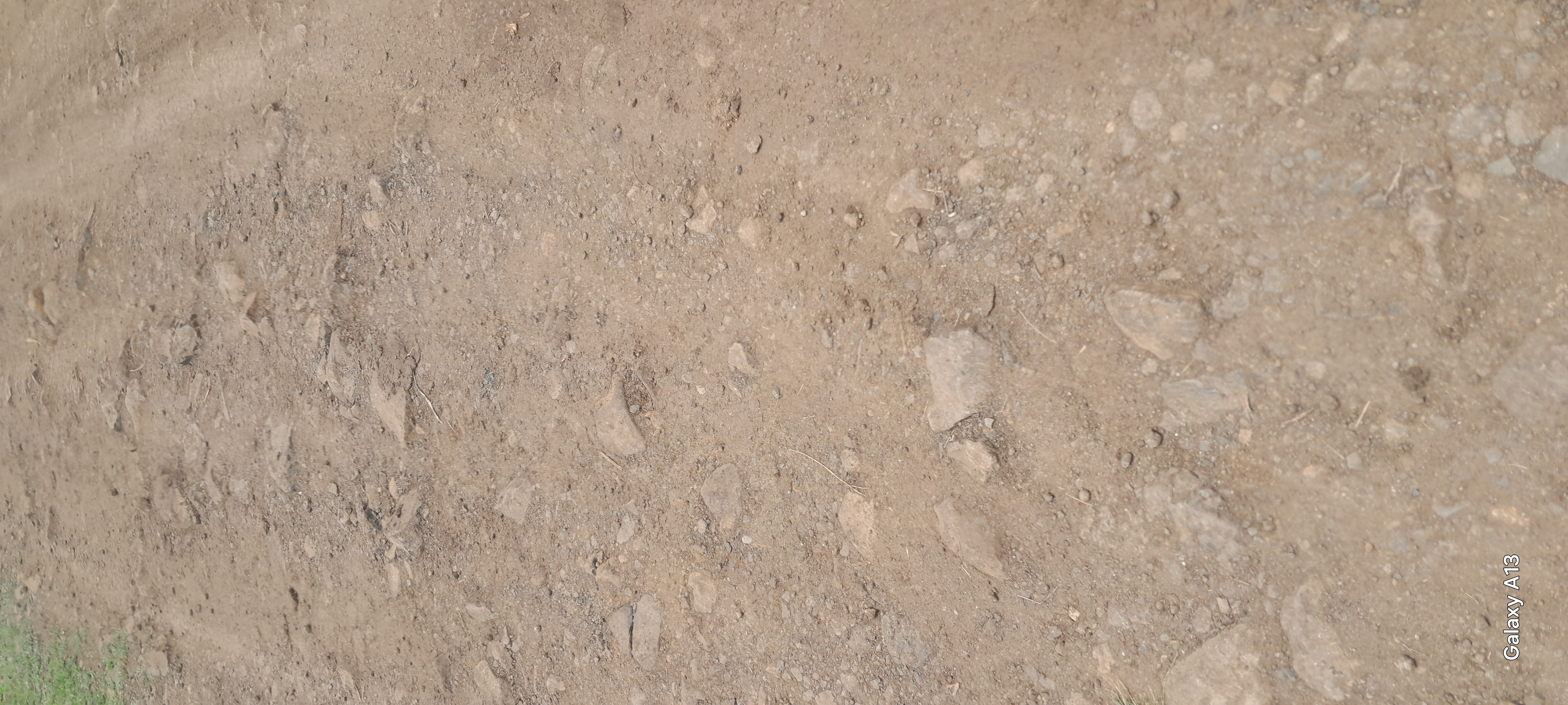 Manera Omako Koth road