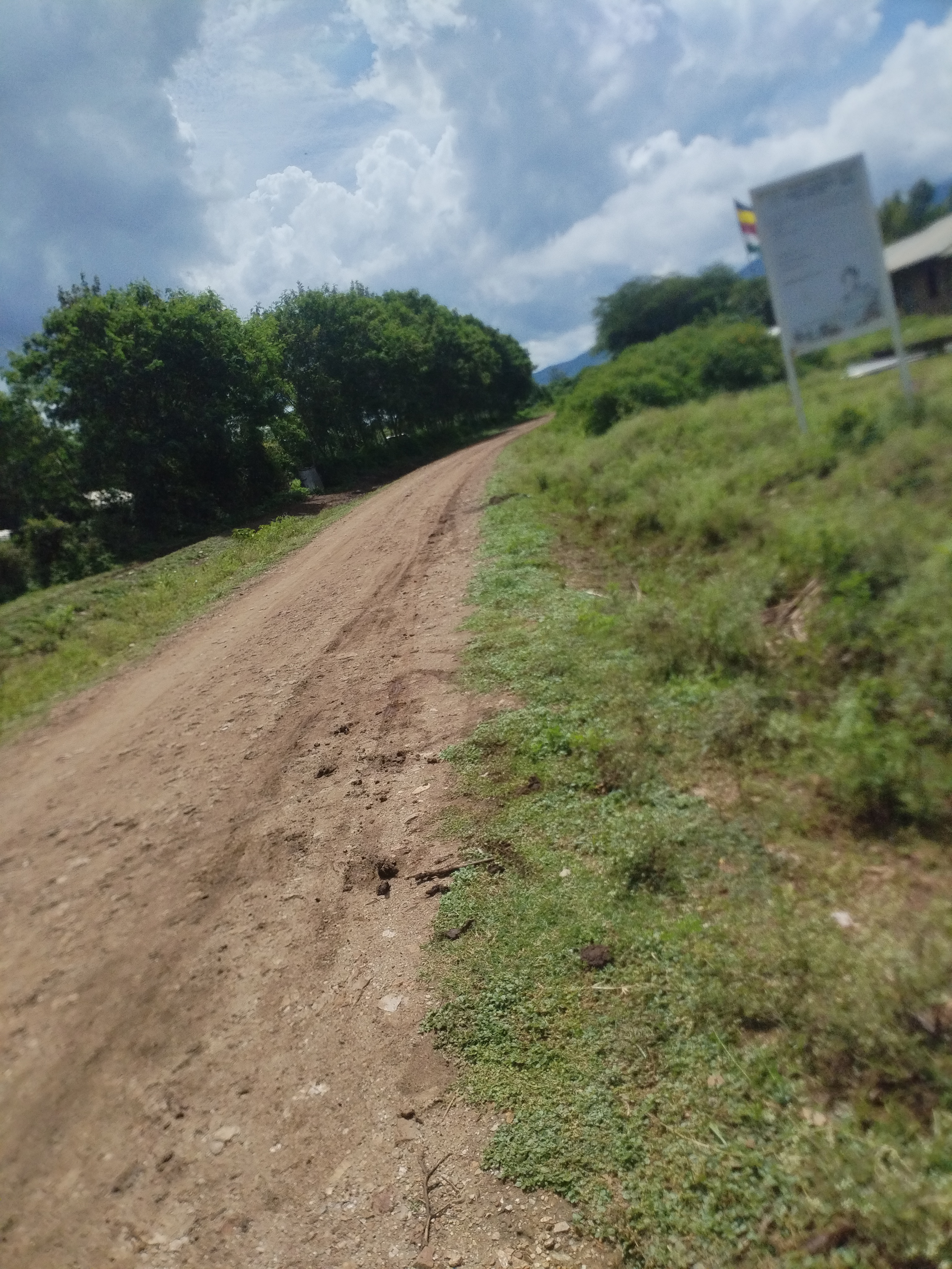 Moi girls-Manyala-Nyadenda road.