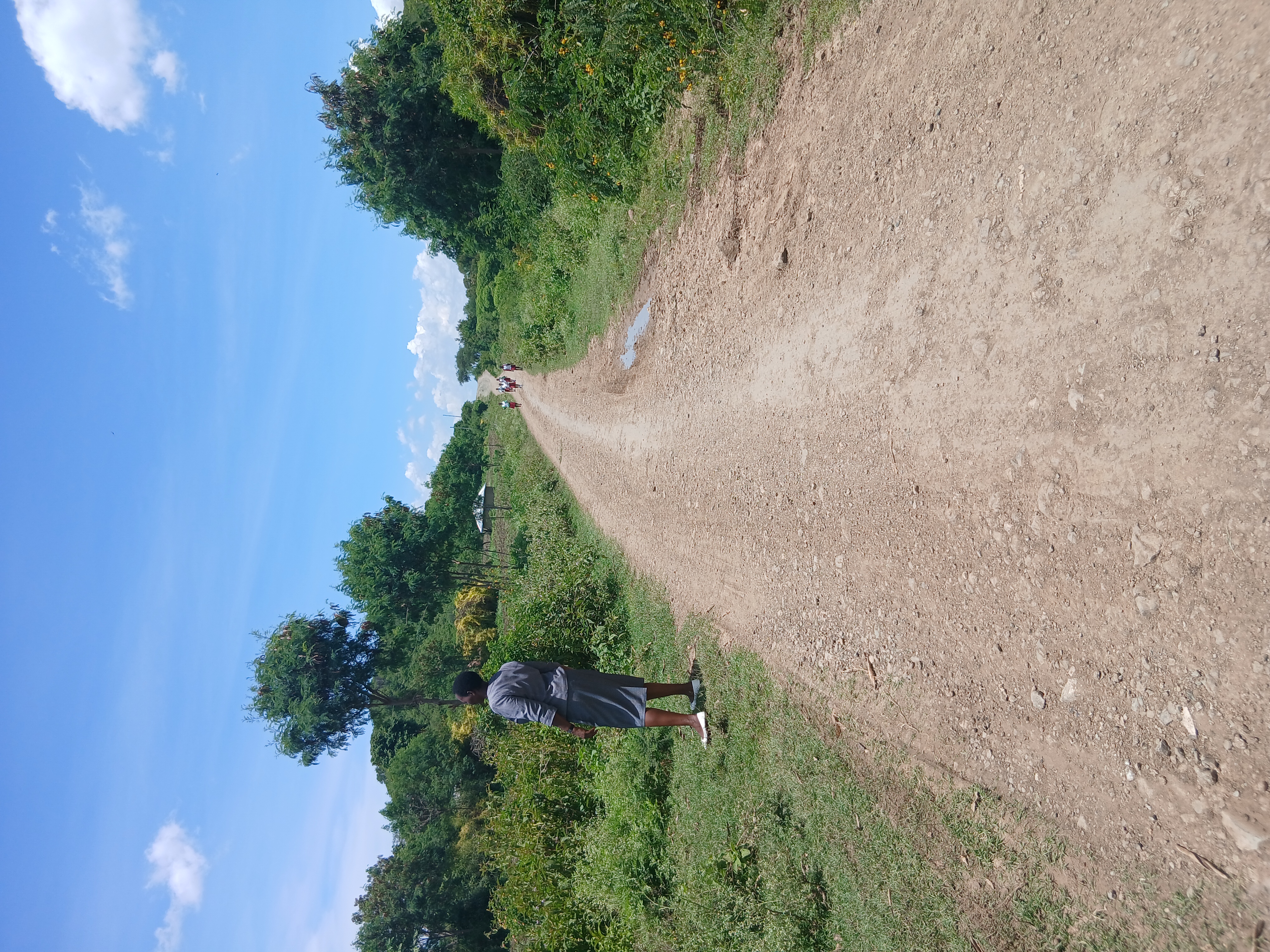 Gode Ariyo-Kuge - Uwi jnctn road