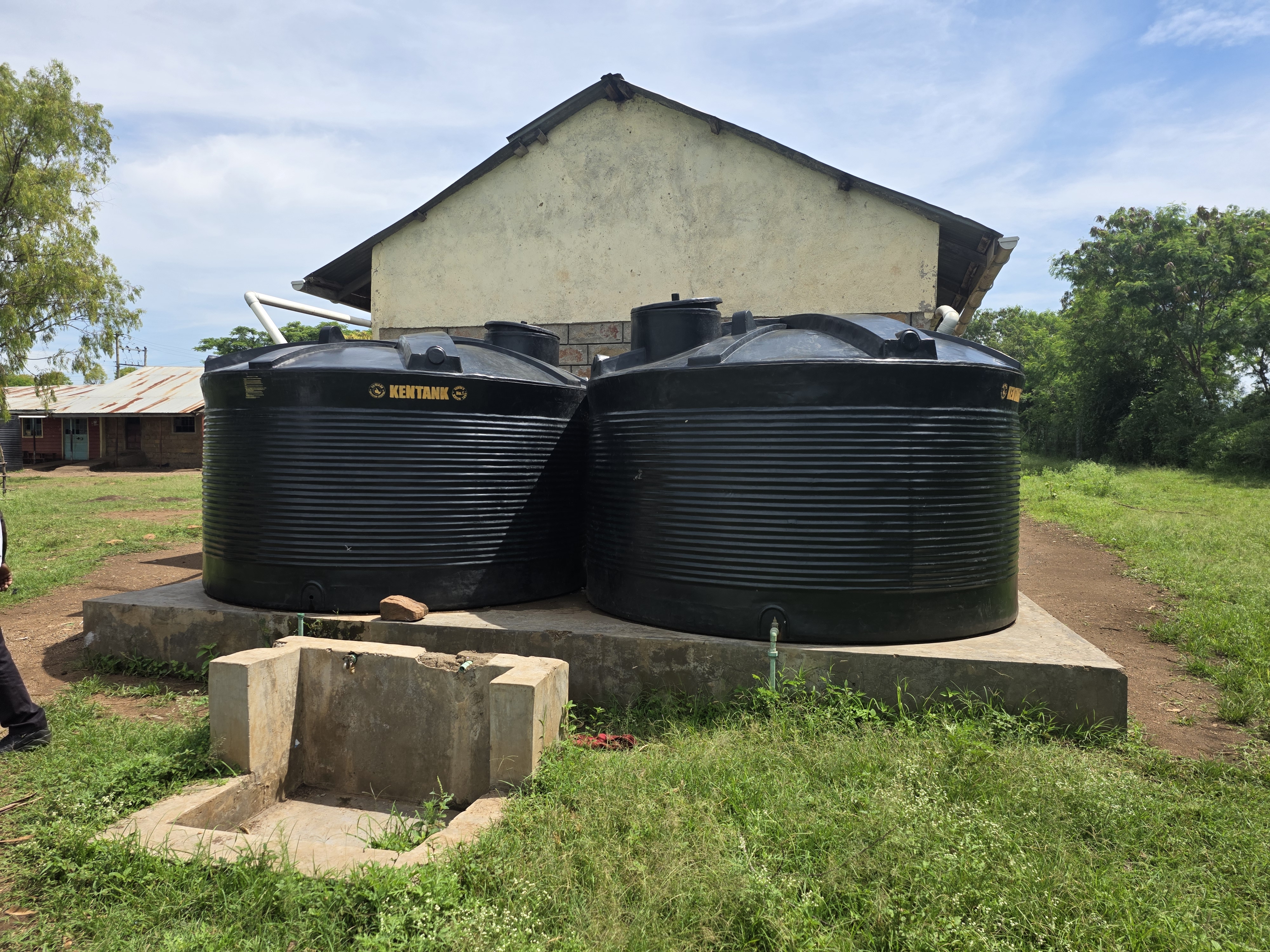LOO RATENG PRIMARY SCHOOL ROOF WATER CATCHMENT (2 TANKS AND GUTTERS)