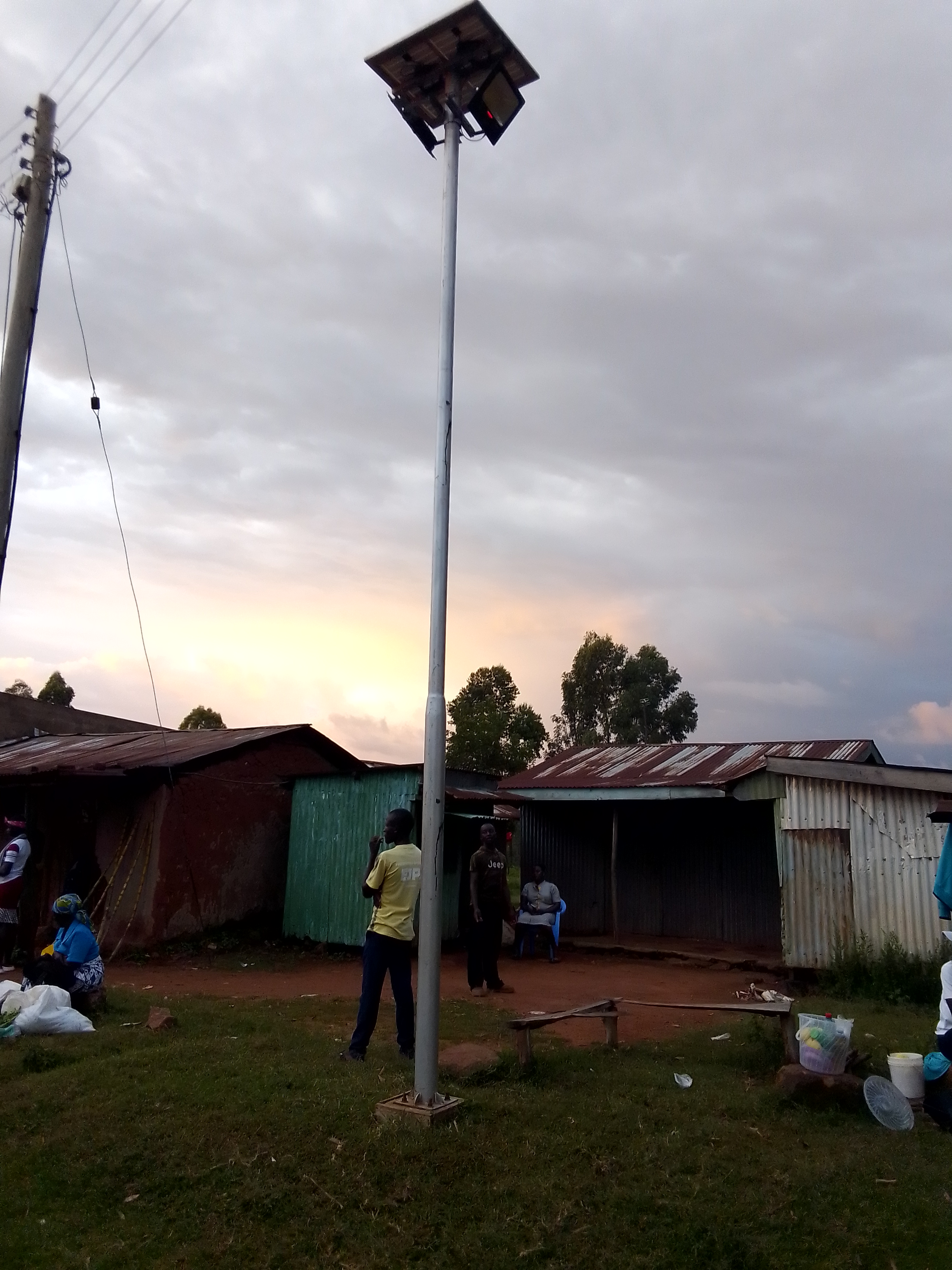 Oyuma market solar light