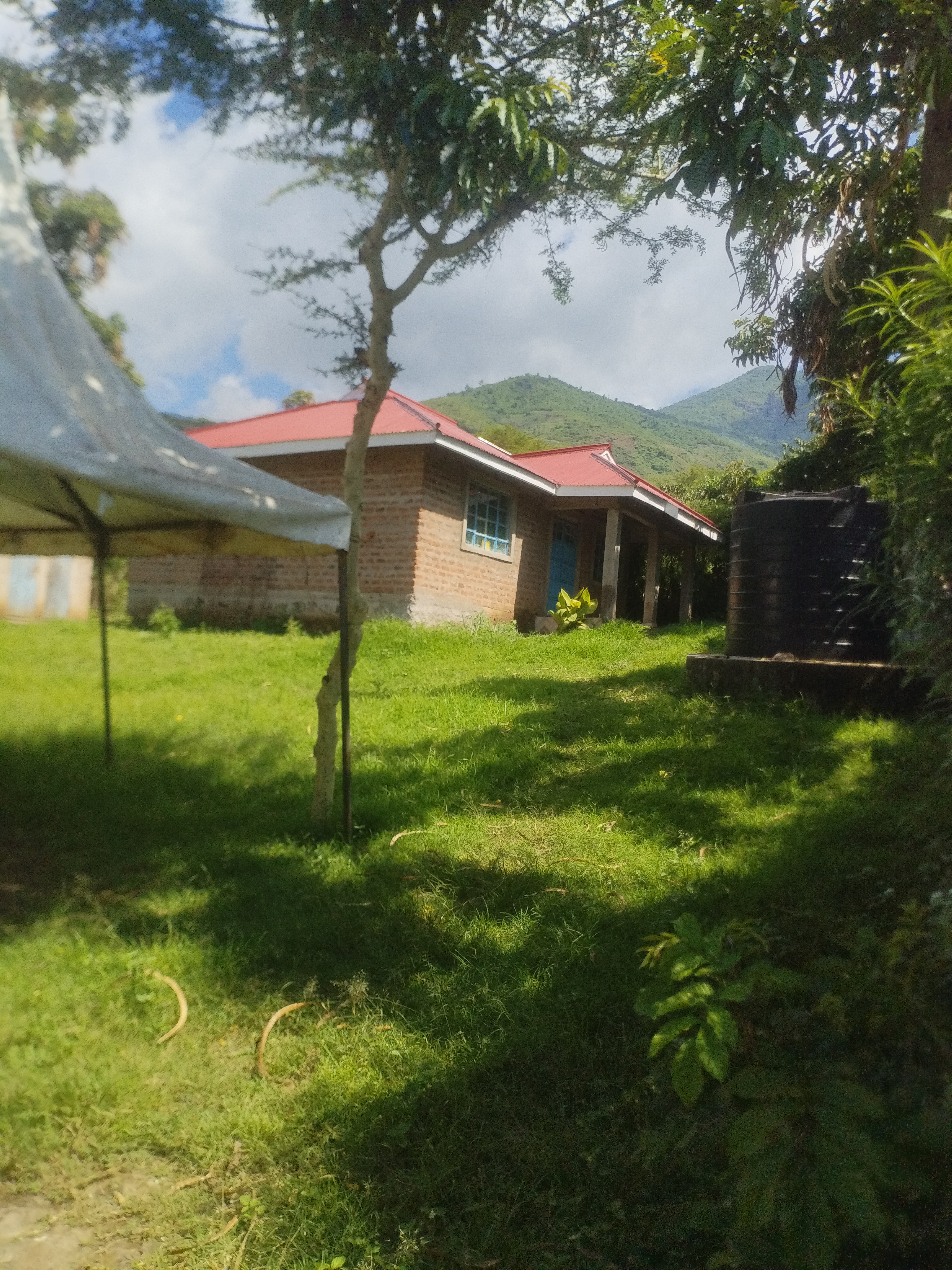 Malongo Staff house