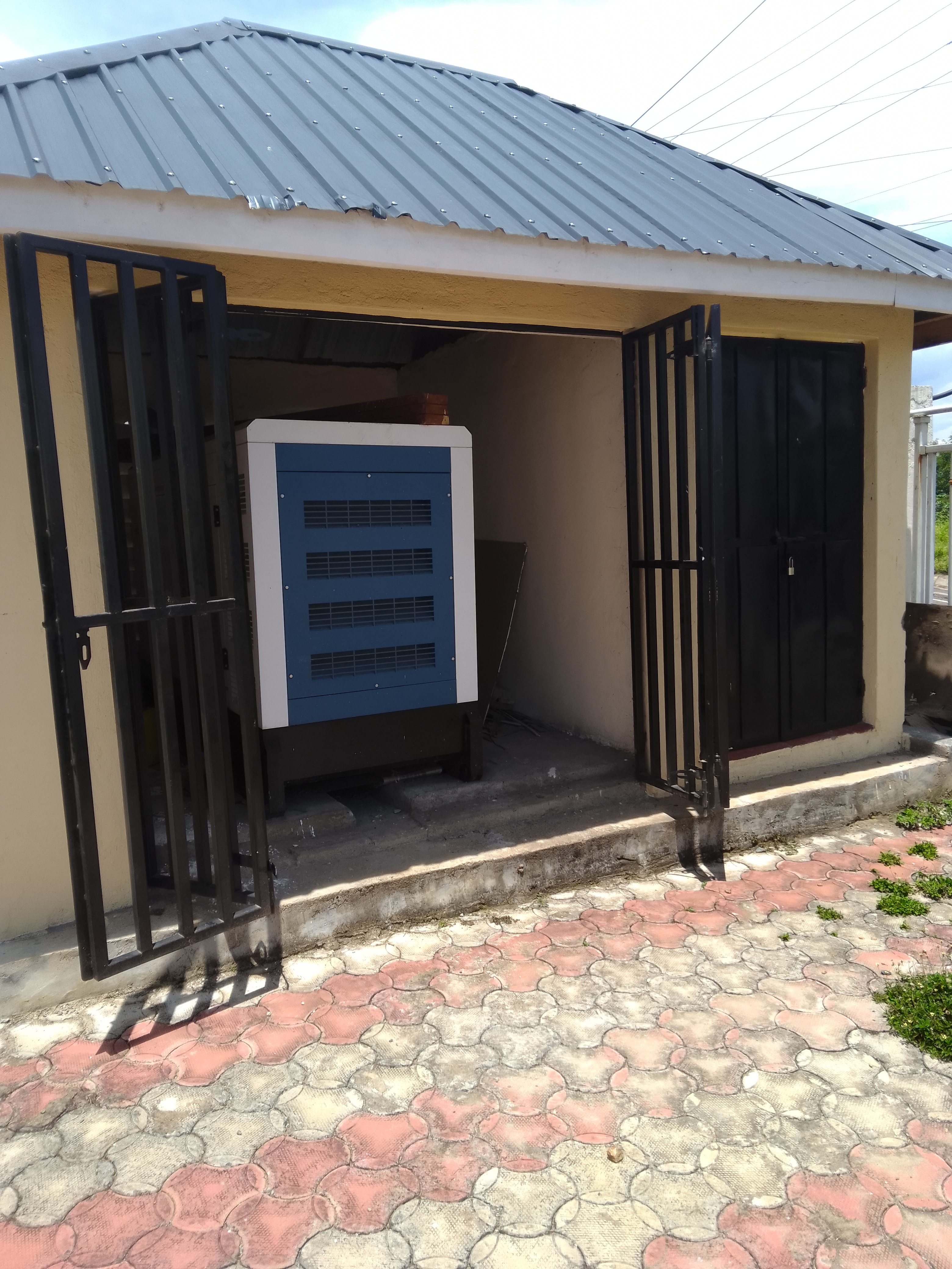 Generator at governor's office 1