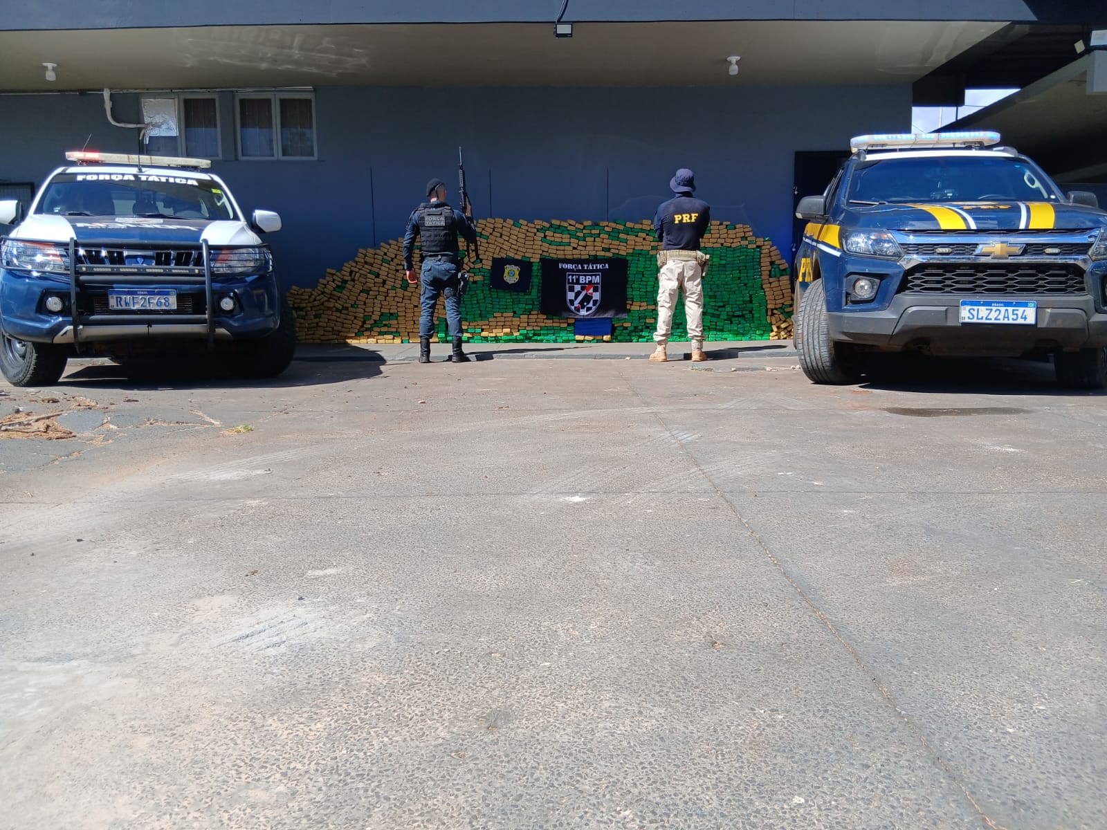 Polícia apreende mais de 2 toneladas de maconha e recupera veículo roubado