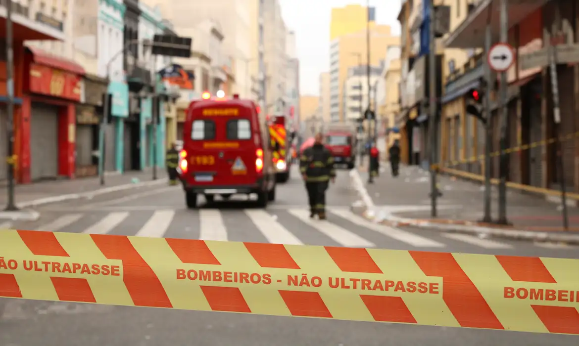 Incêndio atinge comunidade da Capela em Santos sem deixar feridos