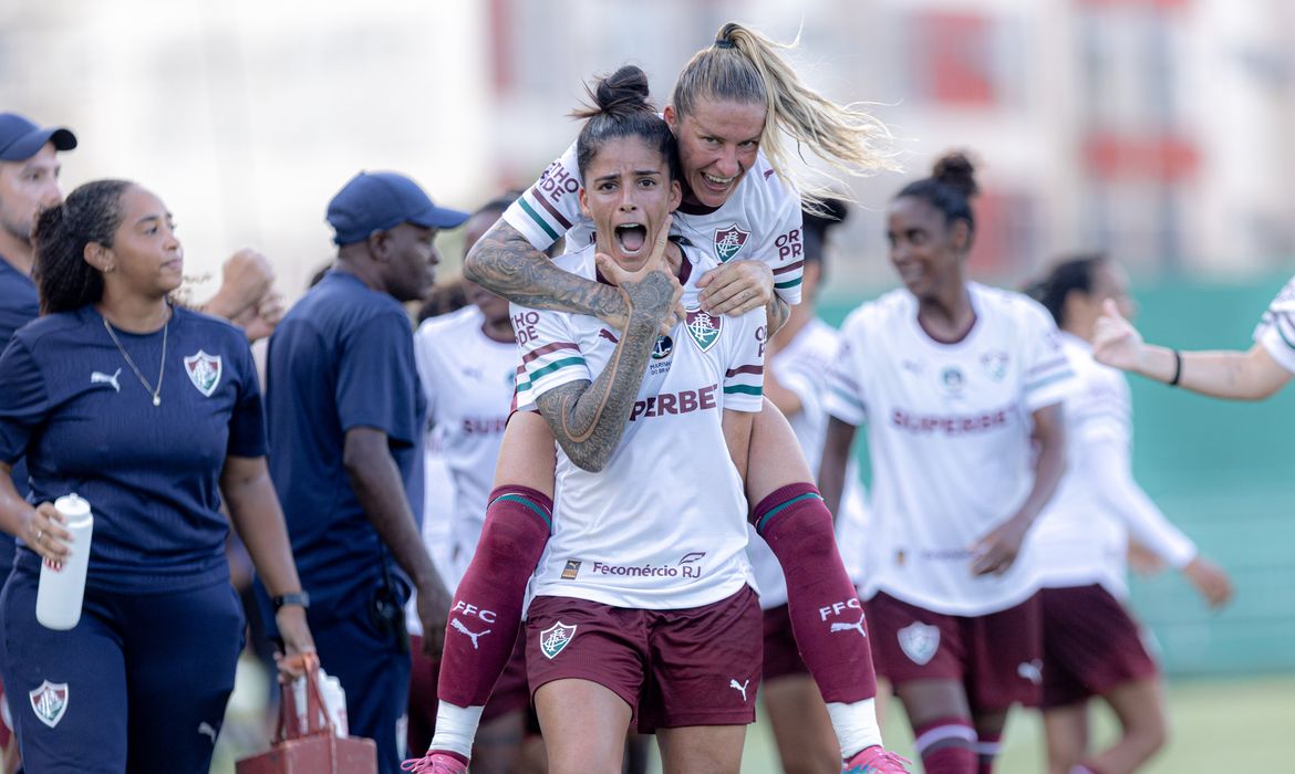 Fluminense vence Vitória no final pelo Brasileirão Feminino