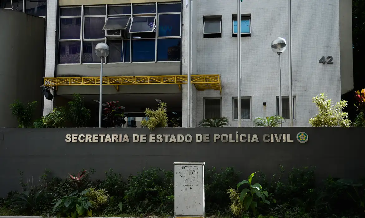 Grupo com bombas caseiras visava atentado no Rio, diz polícia