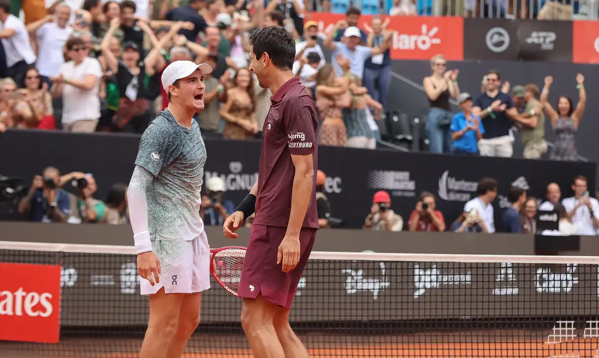 João Fonseca e Marcelo Melo avançam para final no Rio Open