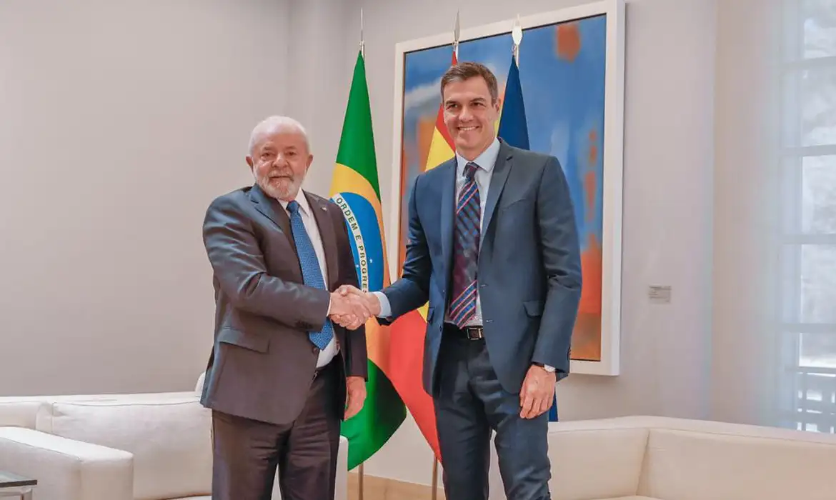 Lula aceita convite de Pedro Sánchez e visitará Espanha em abril