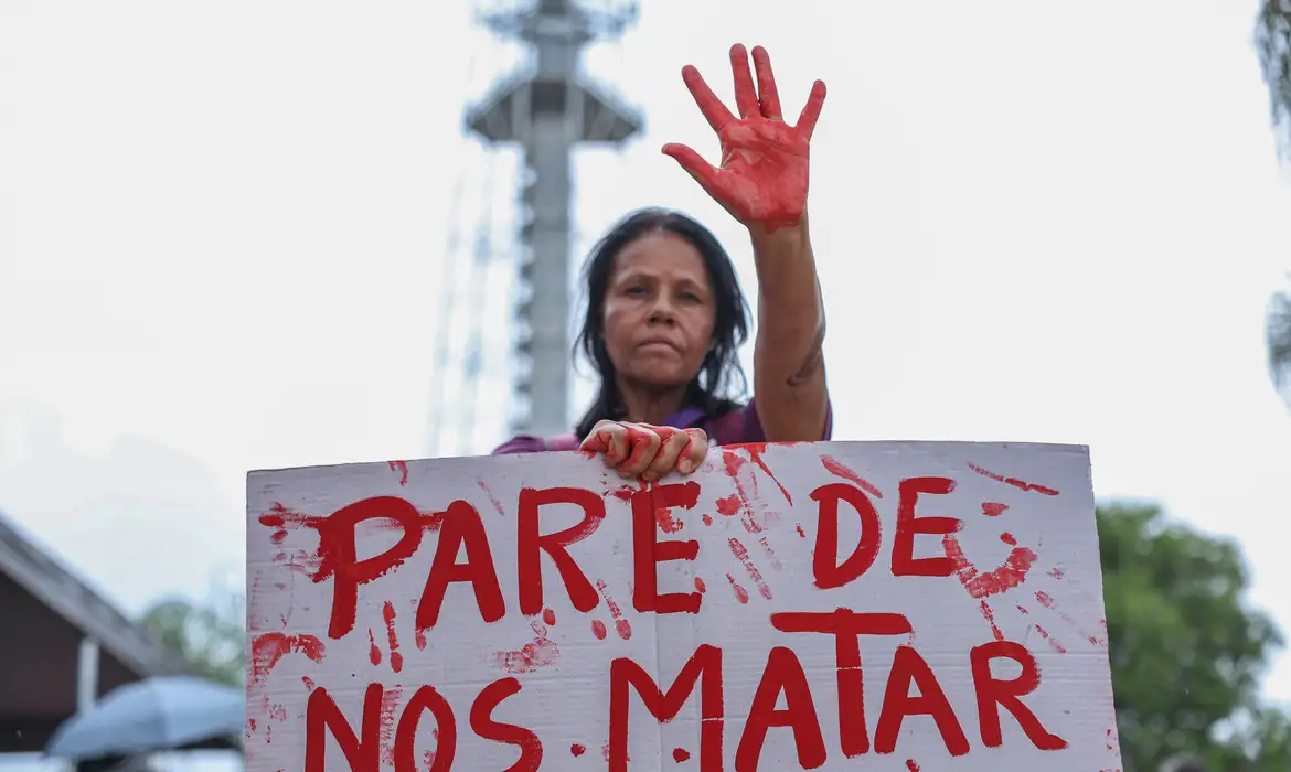 Mulher é assassinada no Rio mesmo com medida protetiva