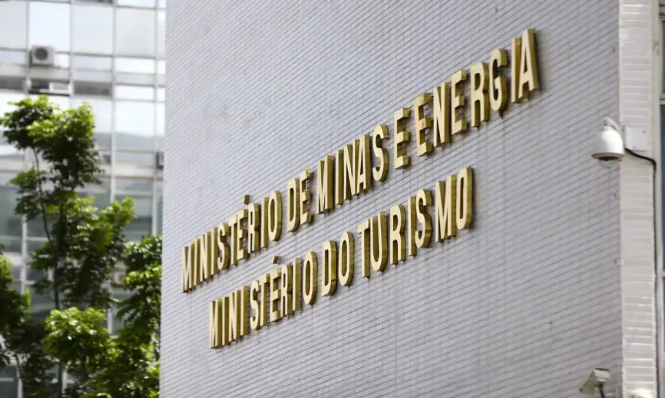 Prazo para contribuições aos planos de energia é estendido até 29 de março