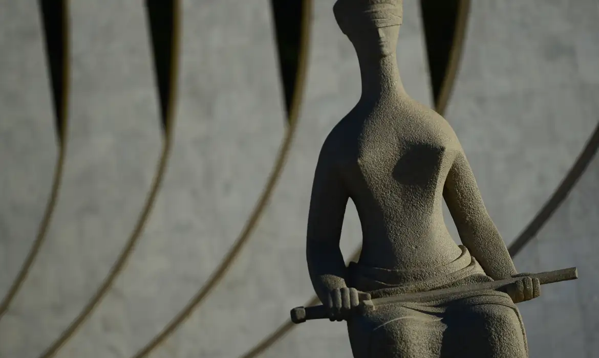 Supremo rejeita gratificação de desempenho para aposentados do INSS