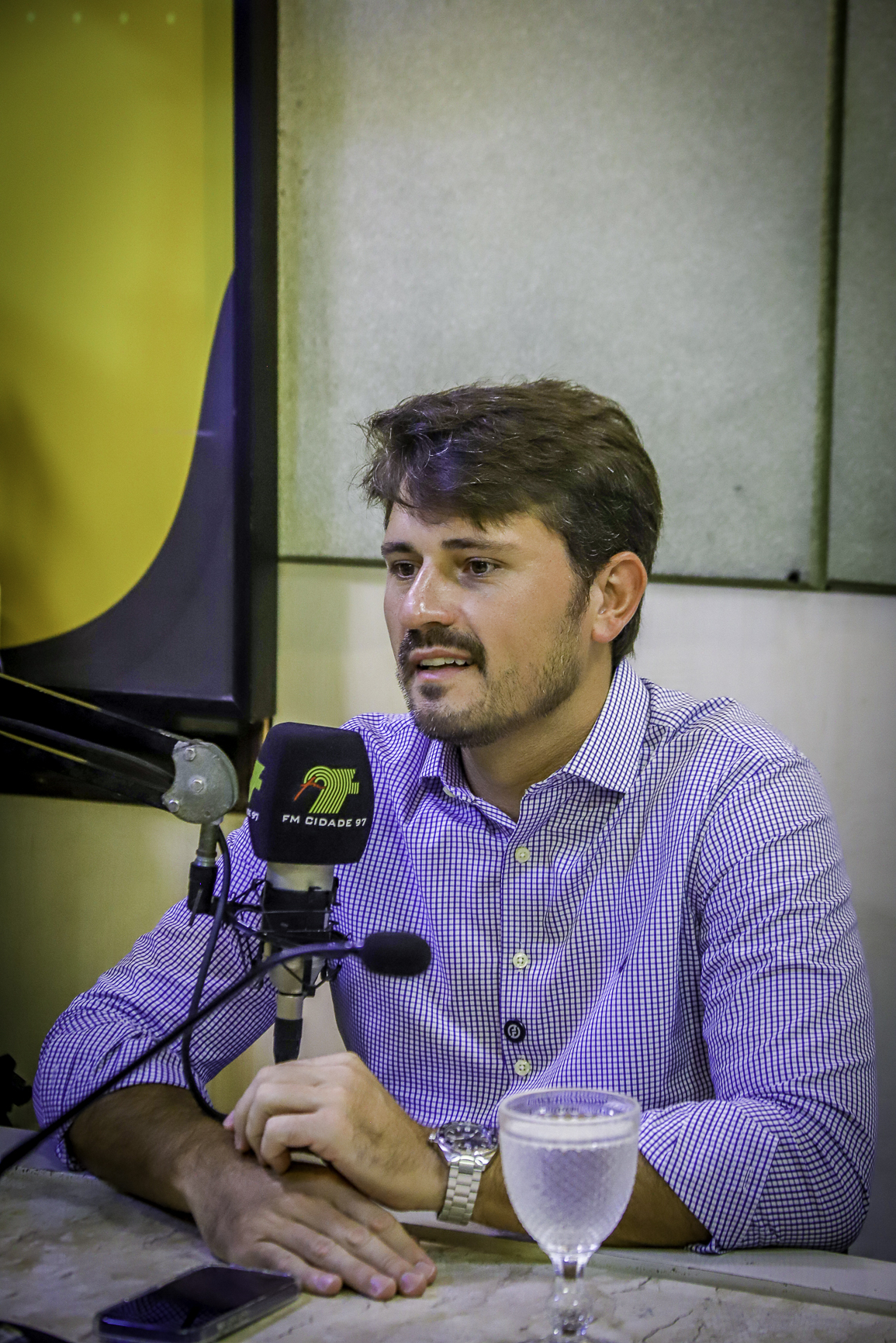 Thalles Tomazelli fala à Rádio Cidade 97 em entrevista com Rodrigão