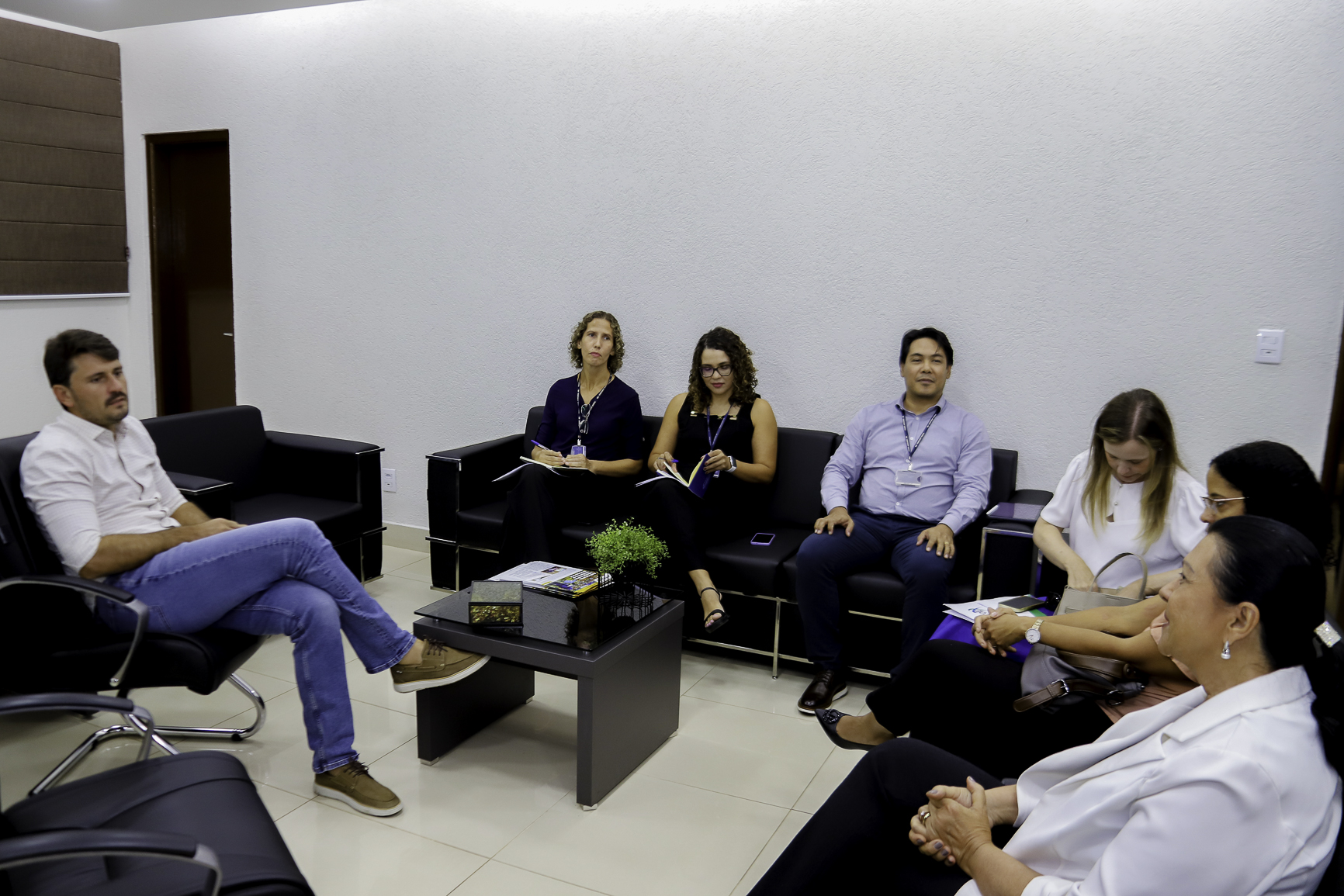 Thalles Tomazelli realiza reunião na Assomasul com representantes do TJMS