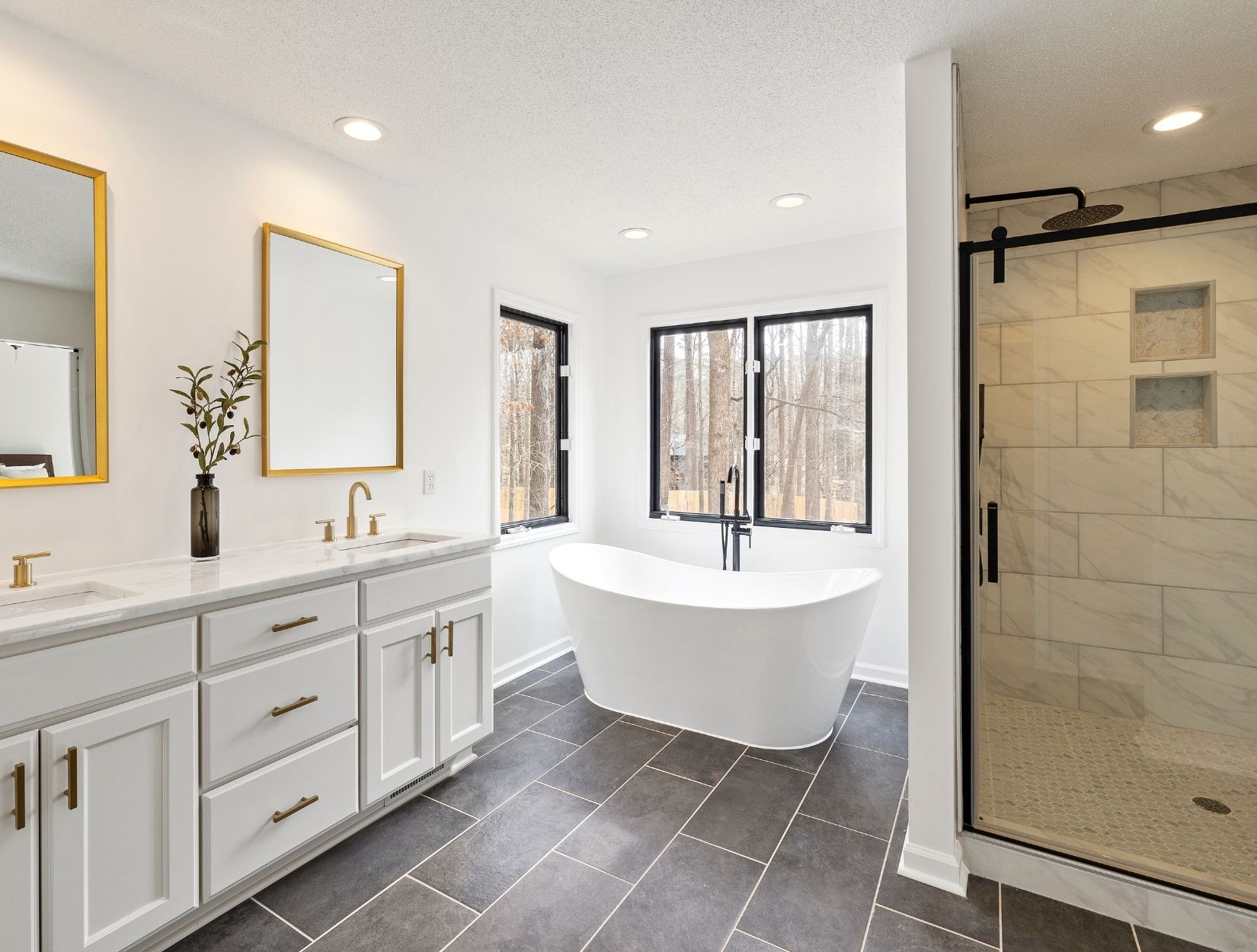 Eco-Friendly Cleaning for Kitchens, Bathrooms, and Living Spaces