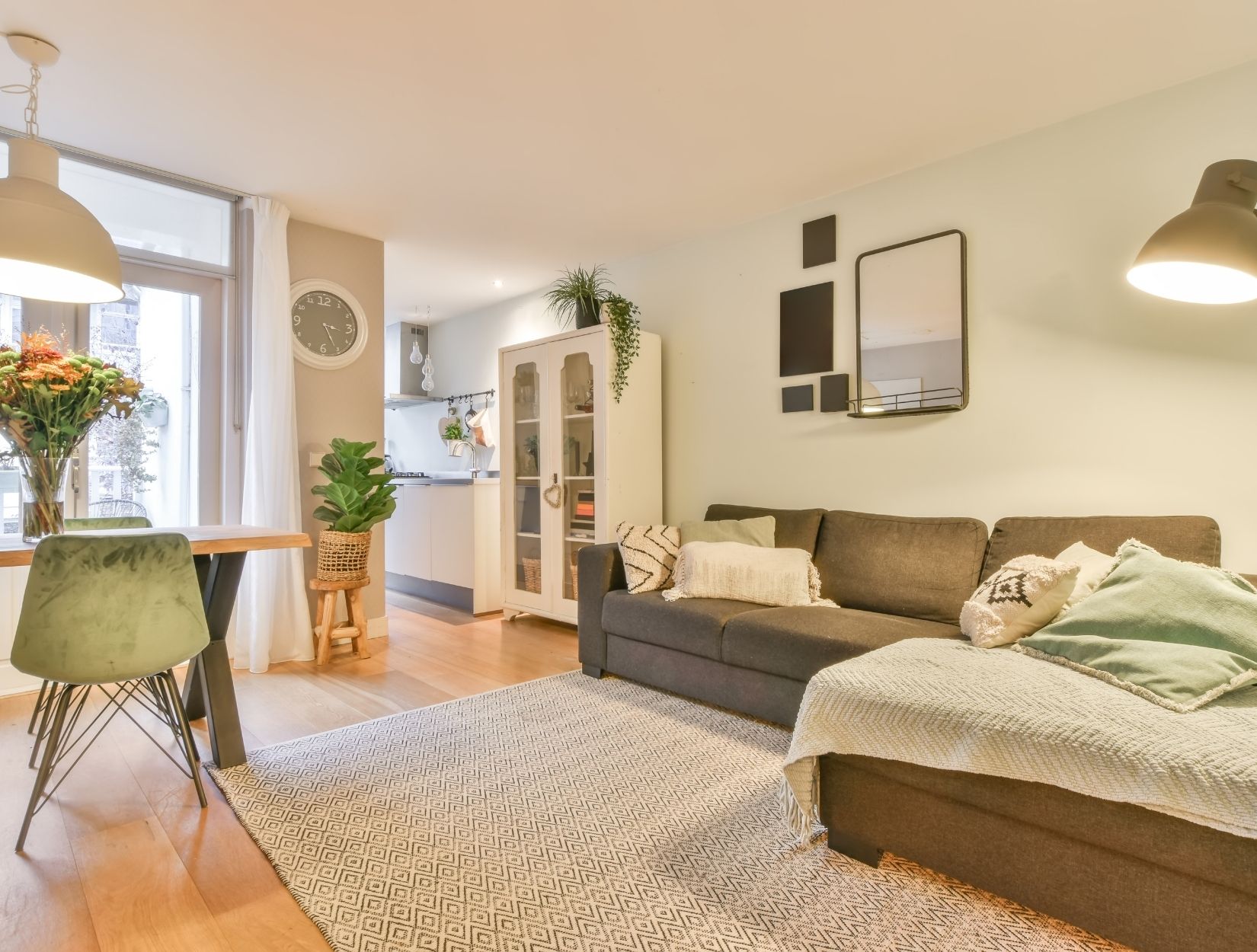 How are floors polished, waxed, or sanitized during deep cleaning?