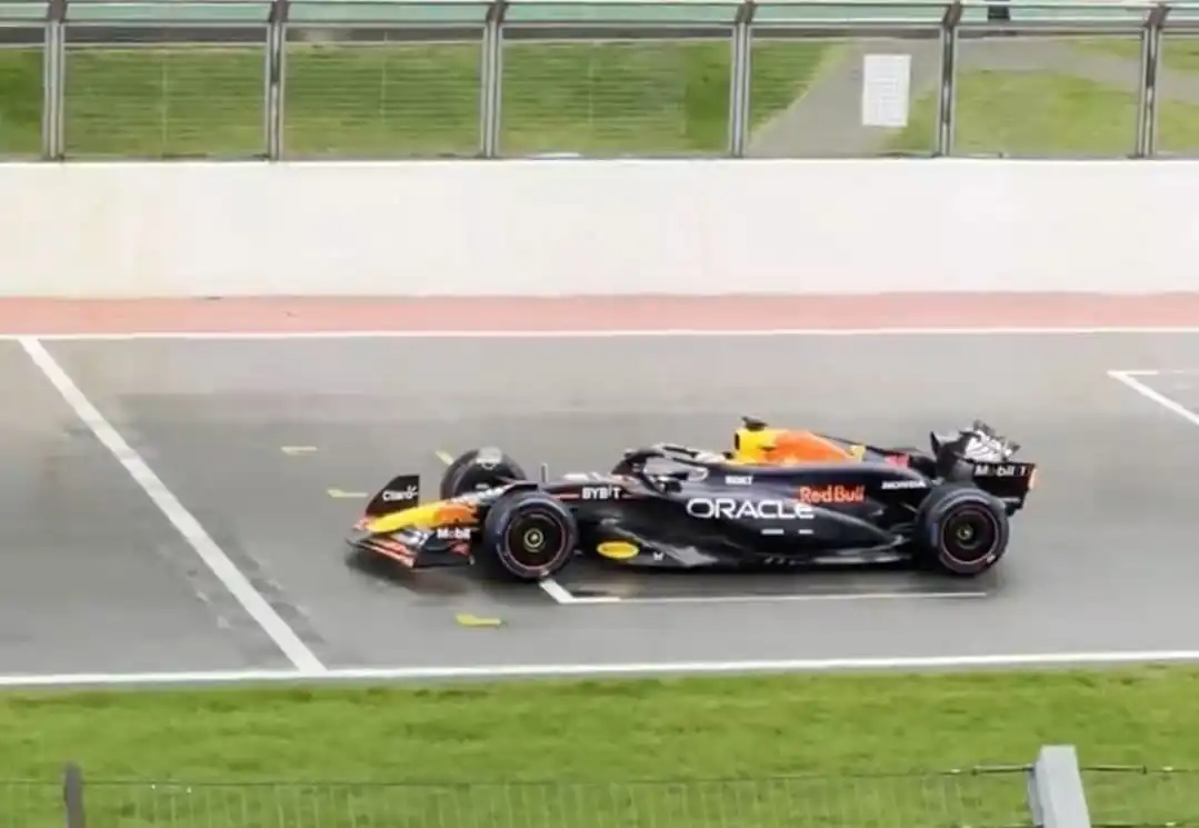 nxnoticias.com-corre-el-rb20-de-red-bull-sus-primeras-vueltas