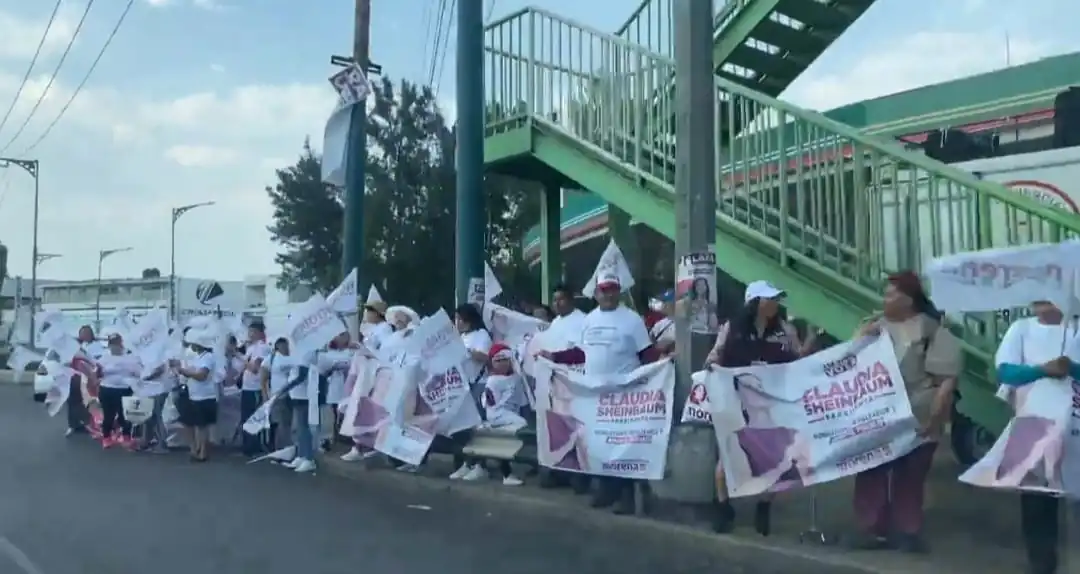 nxnoticias.com-apoyan-simpatizantes-a-claudia-en-calles-aledanas-al-lugar-del-debate
