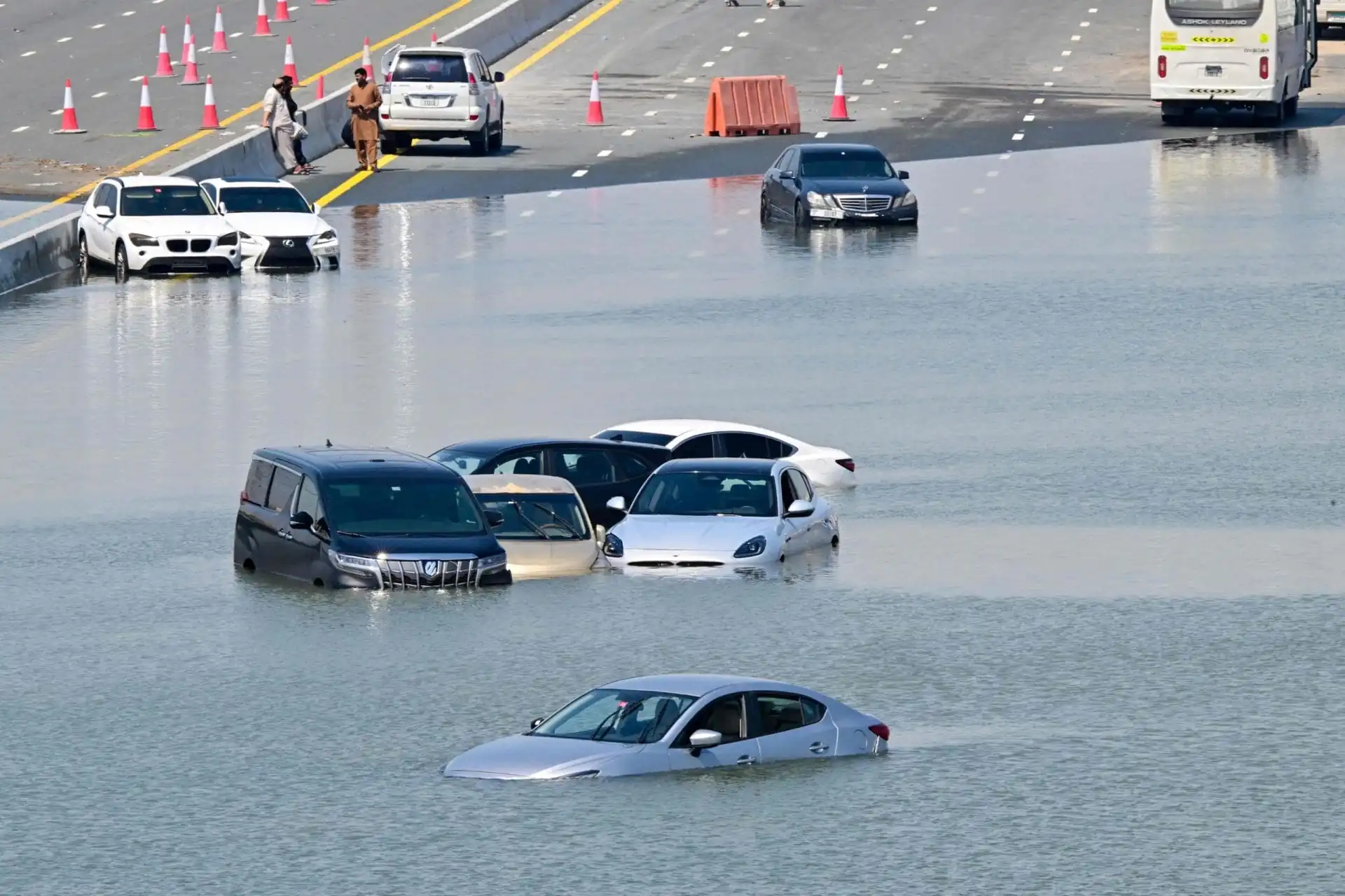 nxnoticias.com-emiratos-arabes-unidos-busca-reponerse-del-diluvio